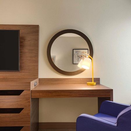 Hampton Inn Шарлотсвилл Экстерьер фото
