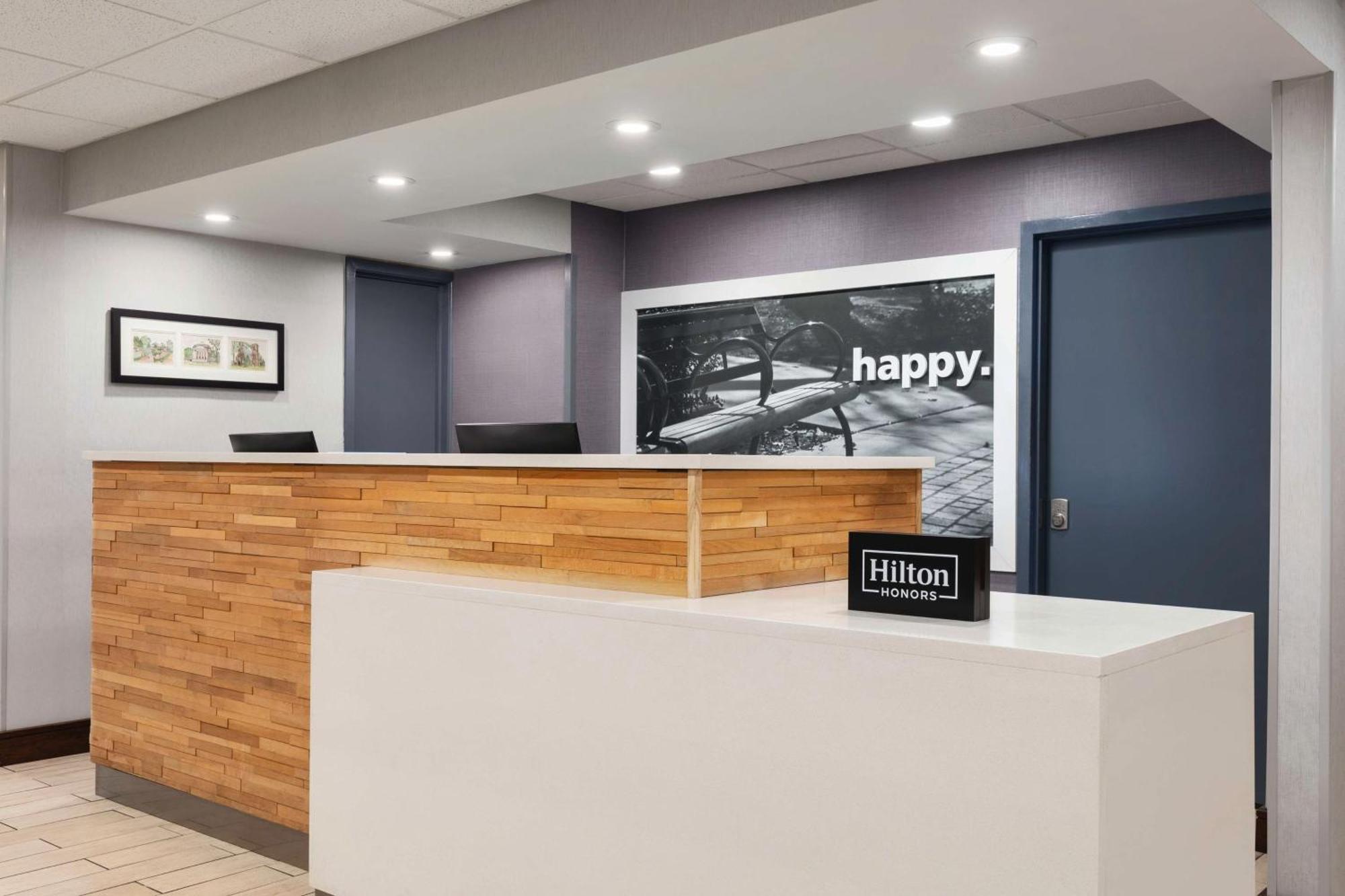 Hampton Inn Шарлотсвилл Экстерьер фото