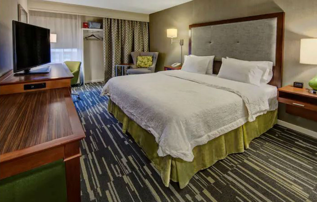 Hampton Inn Шарлотсвилл Экстерьер фото