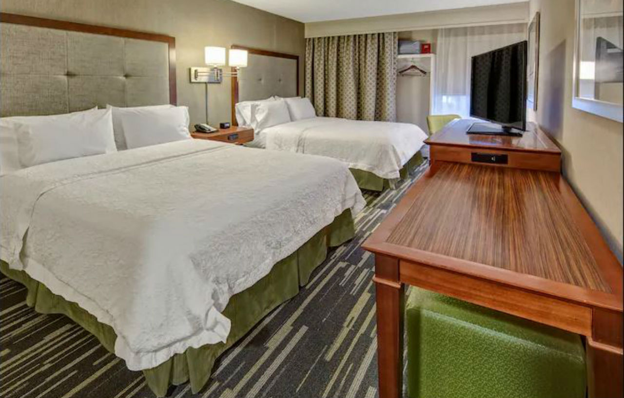 Hampton Inn Шарлотсвилл Экстерьер фото